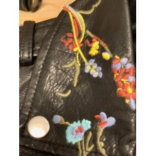 Geaca piele dama neagra brodata cu model floral masura XL Geaca piele dama neagra brodata cu model floral masura XL